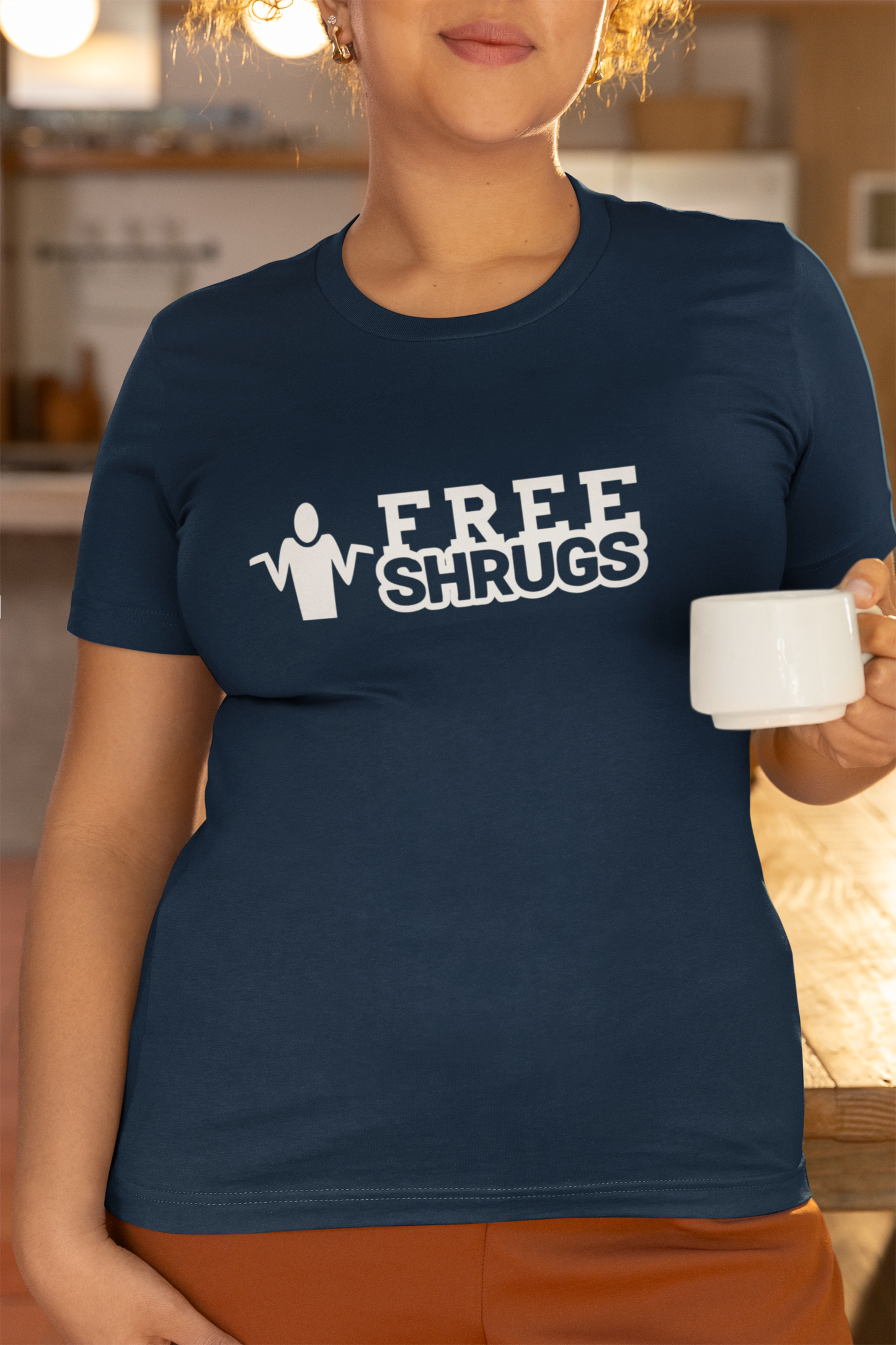 Duwweltjie® Foolstop - "Free Shrugs" Women's T-Shirt