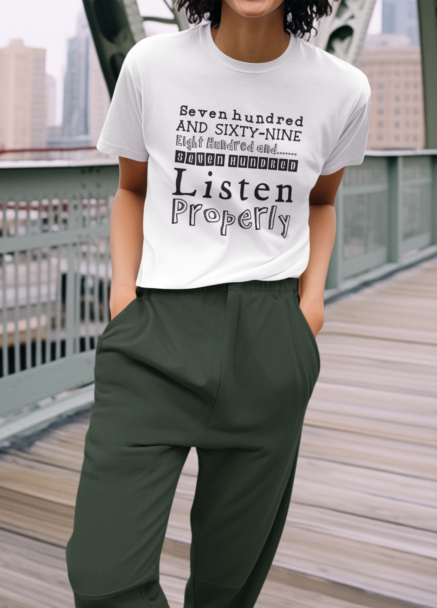 Duwweltjie® Foolstop - "Listen Properly" Women's T-Shirt