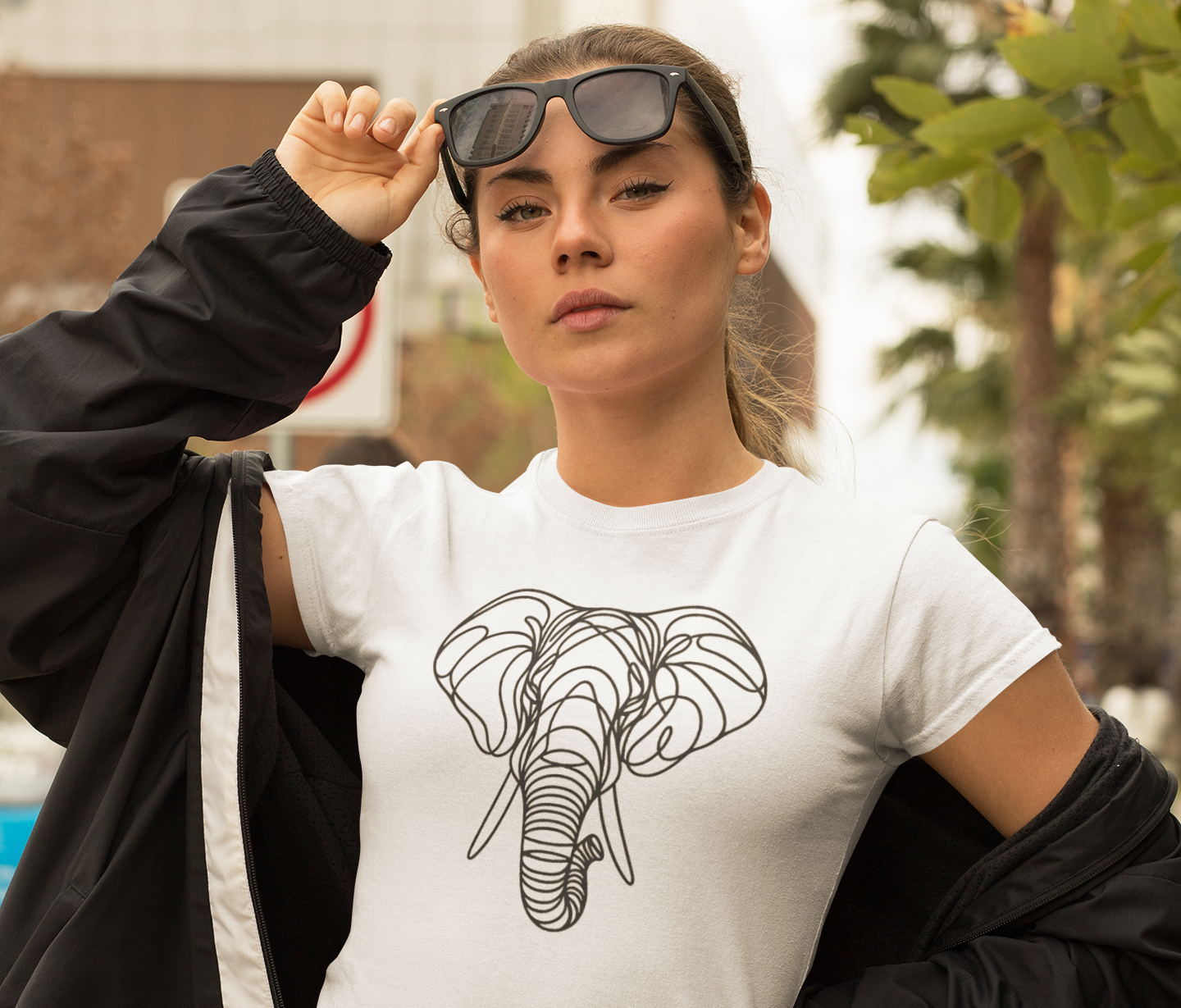 Duwweltjie® Wildline - Elephant Women's T-Shirt
